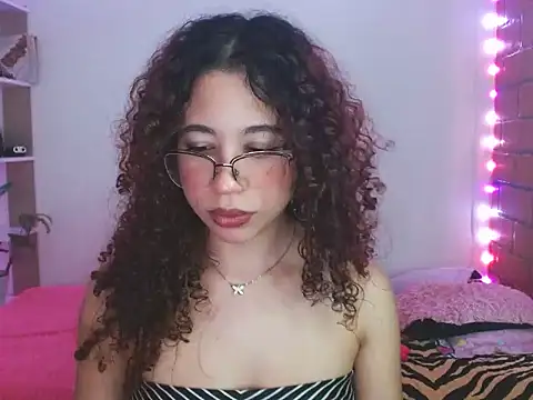 Medussa3033 online show from March 29, 9:59 pm