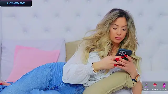 AriannaSins online show from December 21, 5:07 pm