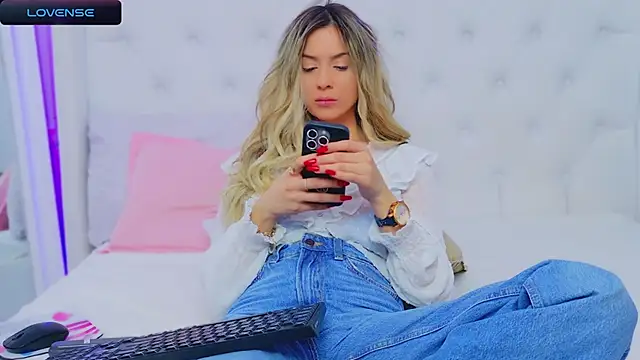 AriannaSins online show from December 21, 8:10 pm
