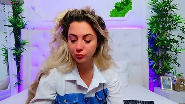 AriannaSins online show from November 14, 1:32 pm