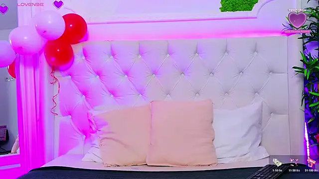 Snapshot of AriannaSins chatting on February 18, 1:18 pm AriannaSins online show from February 18, 1:18 pm