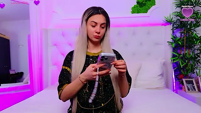 Snapshot of AriannaSins chatting on February 23, 1:08 pm AriannaSins online show from February 23, 1:08 pm