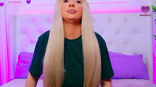 Snapshot of AriannaSins chatting on March 12, 1:06 pm AriannaSins online show from March 12, 1:06 pm