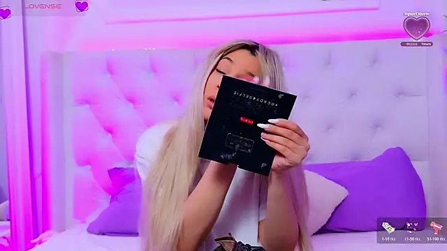 Snapshot of AriannaSins chatting on March 19, 2:21 pm AriannaSins online show from March 19, 2:21 pm