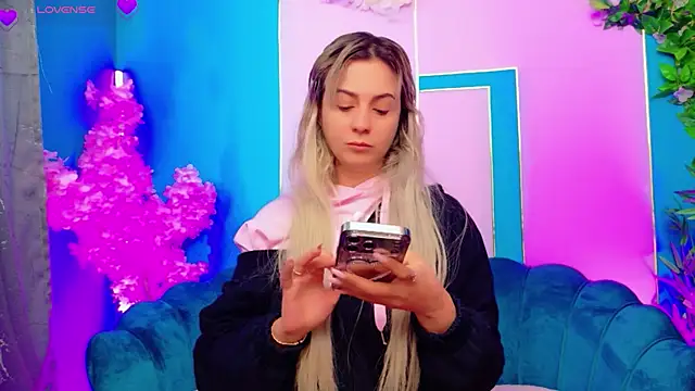 AriannaSins online show from May 16, 3:58 am