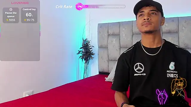 Snapshot of SweetAndSinful chatting on December 14, 4:51 am SweetAndSinful online show from December 14, 4:51 am