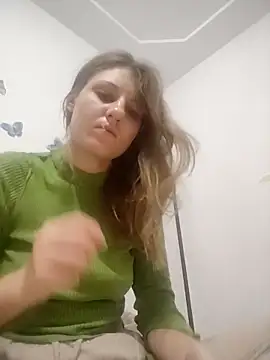 Snapshot of SandyCassie chatting on October 19, 4:35 am SandyCassie online show from October 19, 4:35 am