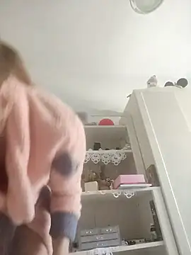 Snapshot of SandyCassie chatting on November 1, 9:55 am SandyCassie online show from November 1, 9:55 am