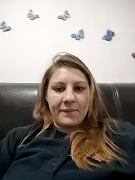 Snapshot of SandyCassie chatting on November 11, 5:18 am SandyCassie online show from November 11, 5:18 am