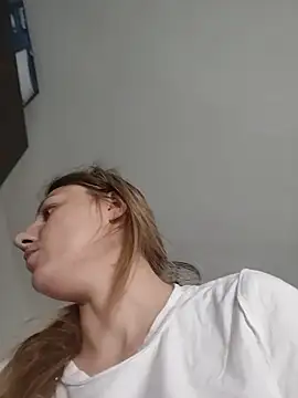 SandyCassie online show from June 10, 7:40 am