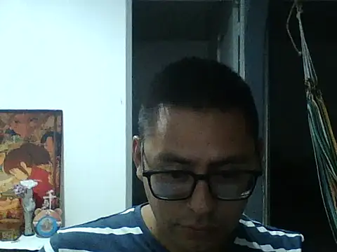 Snapshot of DariusNoir chatting on October 17, 1:42 am DariusNoir online show from October 17, 1:42 am