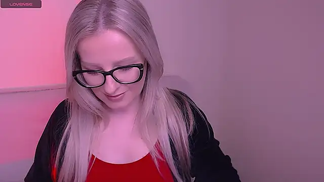 AllaLeomz online show from November 15, 8:00 am