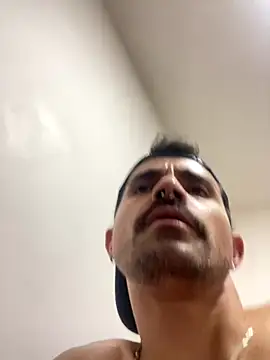 Snapshot of Felipinh19cm chatting on December 14, 10:20 am Felipinh19cm online show from December 14, 10:20 am