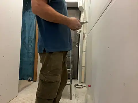 Snapshot of AndyLynn chatting on October 17, 10:40 am AndyLynn online show from October 17, 10:40 am