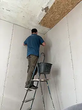 Snapshot of AndyLynn chatting on October 23, 10:03 am AndyLynn online show from October 23, 10:03 am