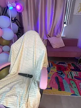 cold blondie online show from June 20, 5:43 am