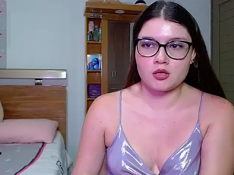 Snapshot of 18_girl chatting on October 15, 9:20 am 18 girl online show from October 15, 9:20 am
