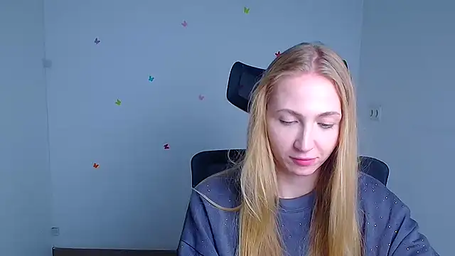 Snapshot of Emma_Moonlightt chatting on October 25, 11:40 am Emma Moonlightt online show from October 25, 11:40 am