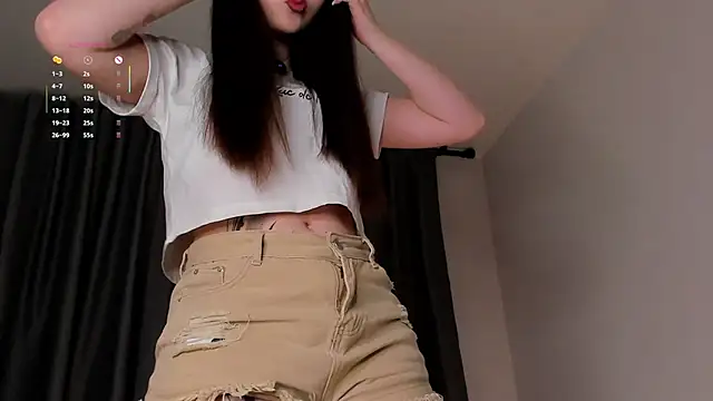 NadiaGnegy online show from October 27, 1:04 pm