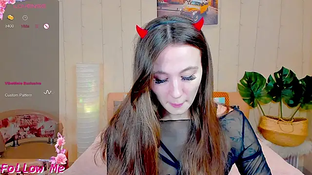 Snapshot of honeybuns_lizzy chatting on November 7, 12:10 am honeybuns lizzy online show from November 7, 12:10 am