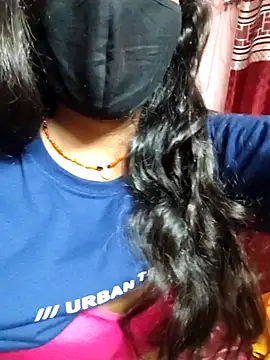 Snapshot of sweet_couple99 chatting on October 30, 8:16 am sweet couple99 online show from October 30, 8:16 am