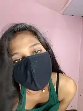 Snapshot of sweet_couple99 chatting on October 31, 5:03 pm sweet couple99 online show from October 31, 5:03 pm