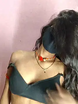 Snapshot of sweet_couple99 chatting on November 26, 9:43 am sweet couple99 online show from November 26, 9:43 am