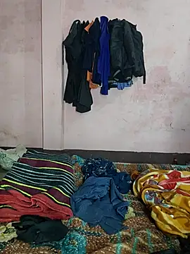 Snapshot of sweet_couple99 chatting on December 2, 7:03 am sweet couple99 online show from December 2, 7:03 am