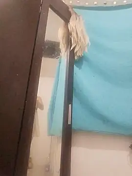 Snapshot of Teressa_Love chatting on November 17, 10:32 am Teressa Love online show from November 17, 10:32 am