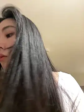 Snapshot of anqi6376 chatting on April 21, 4:45 pm anqi6376 online show from April 21, 4:45 pm