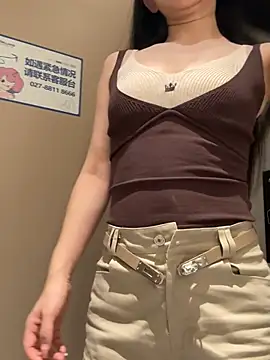 Snapshot of anqi6376 chatting on July 12, 8:27 am anqi6376 online show from July 12, 8:27 am