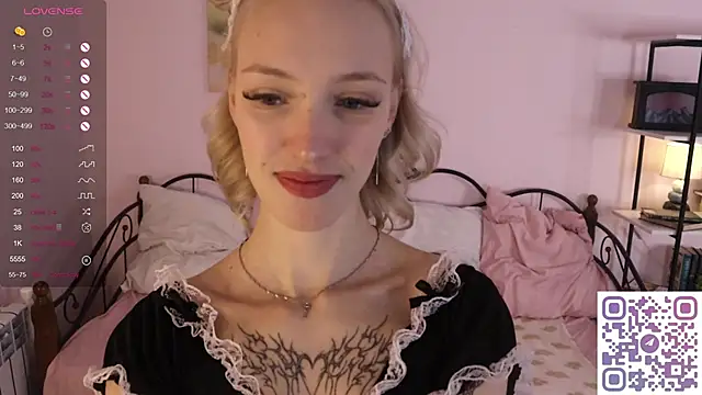 Snapshot of Grace_Glend chatting on June 3, 10:15 pm Grace Glend online show from June 3, 10:15 pm