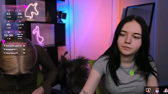 Snapshot of miki_ti chatting on December 19, 11:45 pm miki ti online show from December 19, 11:45 pm