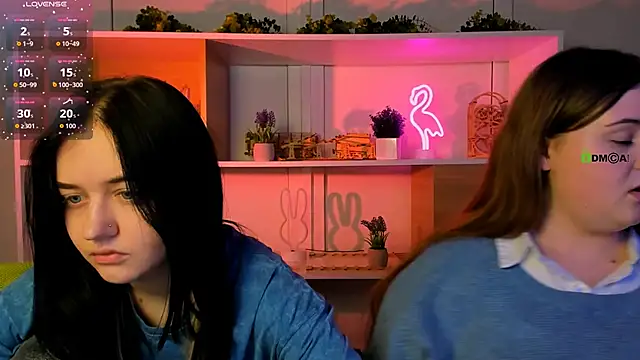 Snapshot of miki_ti chatting on December 21, 11:45 pm miki ti online show from December 21, 11:45 pm