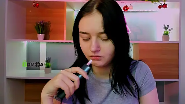 Snapshot of miki_ti chatting on January 7, 8:39 am miki ti online show from January 7, 8:39 am