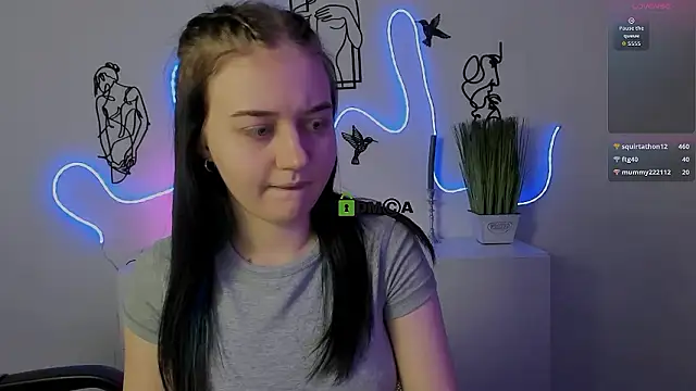 Snapshot of miki_ti chatting on January 16, 11:31 pm miki ti online show from January 16, 11:31 pm