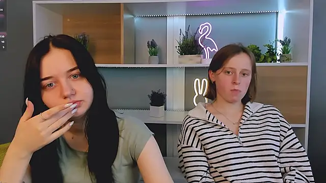 Snapshot of miki_ti chatting on February 8, 11:24 am miki ti online show from February 8, 11:24 am