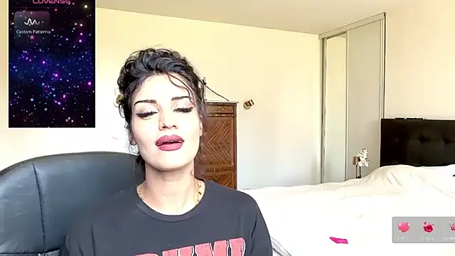 Snapshot of Lailawick chatting on June 21, 1:24 pm Lailawick online show from June 21, 1:24 pm