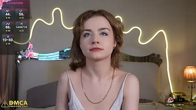 Snapshot of little__emily chatting on October 19, 9:04 pm little emily online show from October 19, 9:04 pm