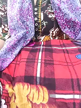 Snapshot of Anshika1431 chatting on December 15, 8:18 am Anshika1431 online show from December 15, 8:18 am