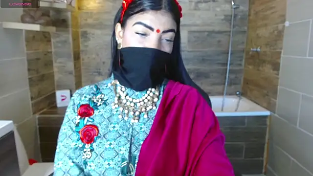 Snapshot of Iniya_Parul chatting on April 20, 2:42 pm Iniya Parul online show from April 20, 2:42 pm