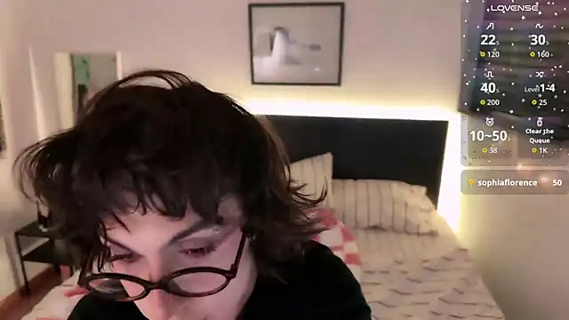 kira yoshika9e online show from February 9, 8:02 pm