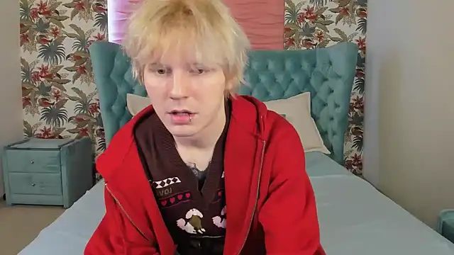 Snapshot of KevinMilky chatting on November 26, 2:29 pm KevinMilky online show from November 26, 2:29 pm