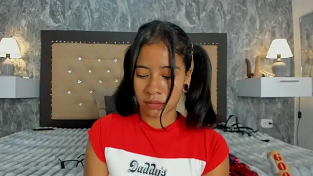 Snapshot of EuphoriaSavage chatting on October 31, 1:45 pm EuphoriaSavage online show from October 31, 1:45 pm