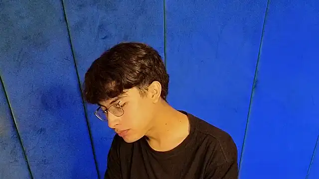 Aaron Eze online show from November 1, 10:12 pm