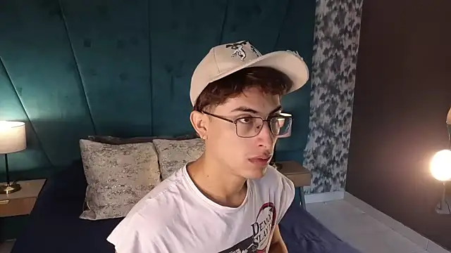 Aaron Eze online show from June 23, 12:47 pm