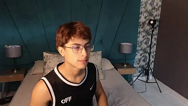 Aaron Eze online show from July 17, 12:56 pm