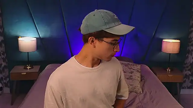 Aaron Eze online show from July 19, 12:09 pm