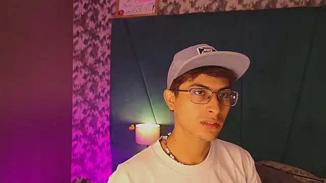 Aaron Eze online show from July 26, 12:34 pm