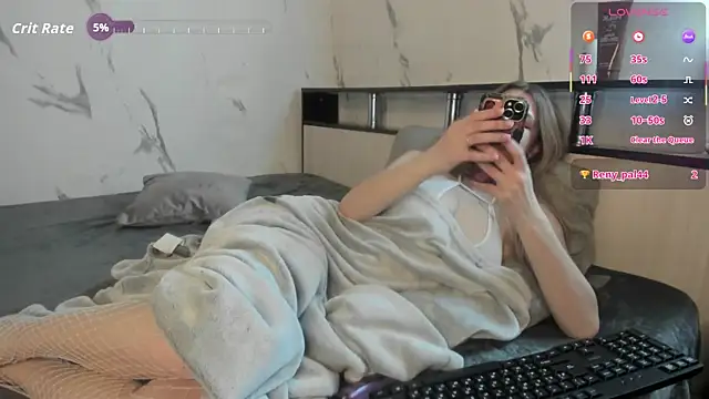 SophieRayne online show from December 22, 6:38 pm